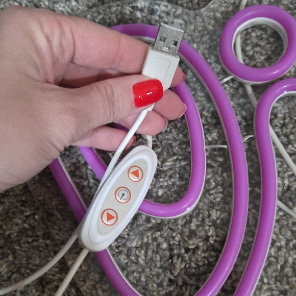 Olivia Rodrigo Neon Butterfly Wall Light - Picture 4 of 4